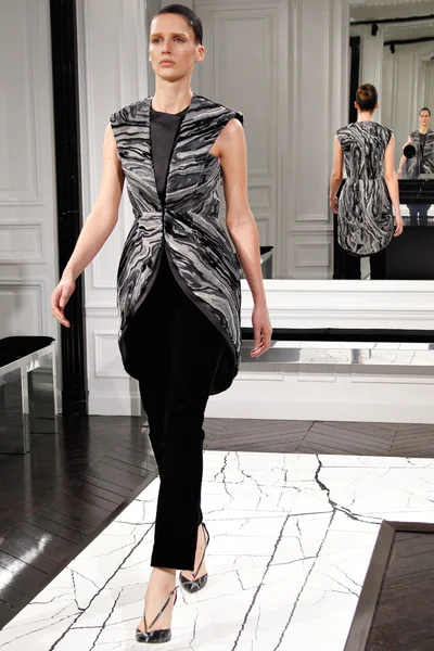 Look 25